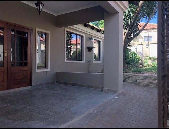 3 BEDROOM PROPERTY TO RENT IN MORELETAPARK
